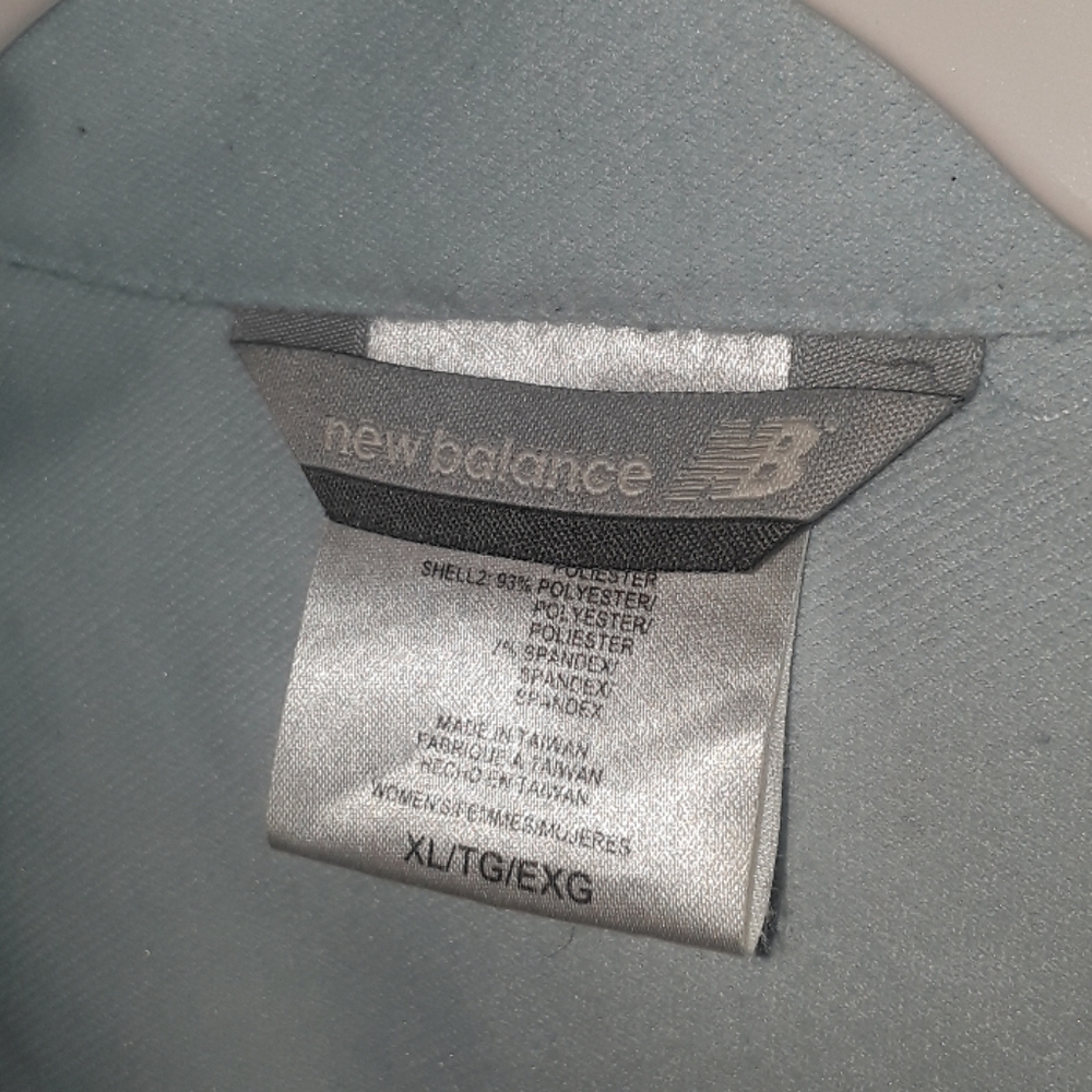 New balance jacket xl BUNDLE ONLY - Picture 2 of 5